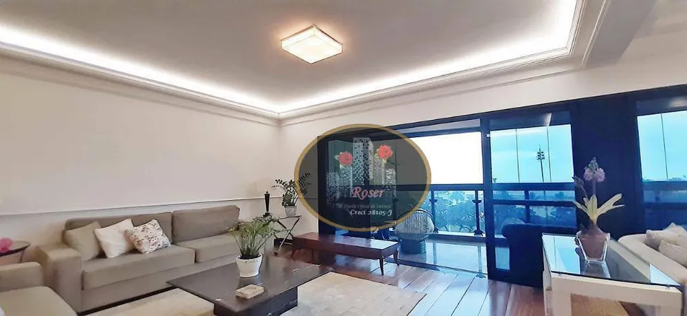Apartamento, 3 quartos, 252 m² - Foto 1