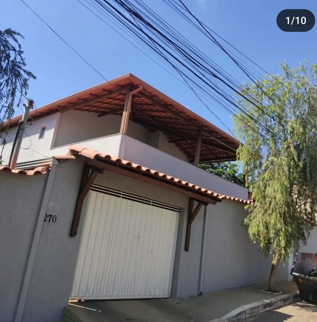 Casa à venda com 4 quartos, 130m² - Foto 1