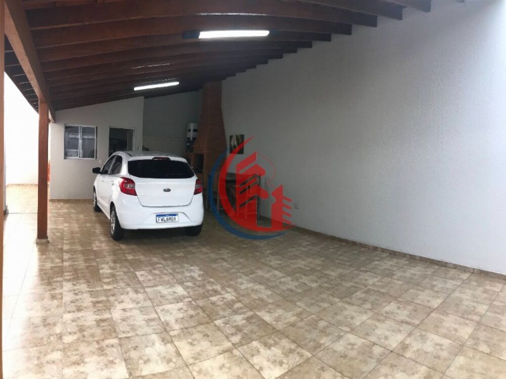 Casa à venda com 3 quartos, 217m² - Foto 1