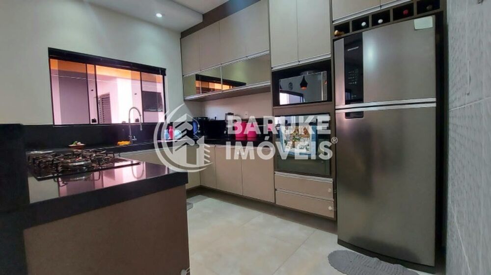 Casa à venda com 3 quartos, 150m² - Foto 3