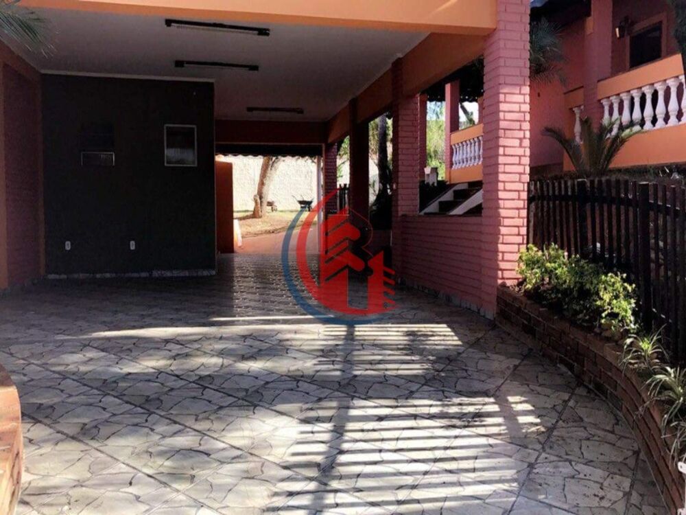 Casa, 3 quartos, 222 m² - Foto 1