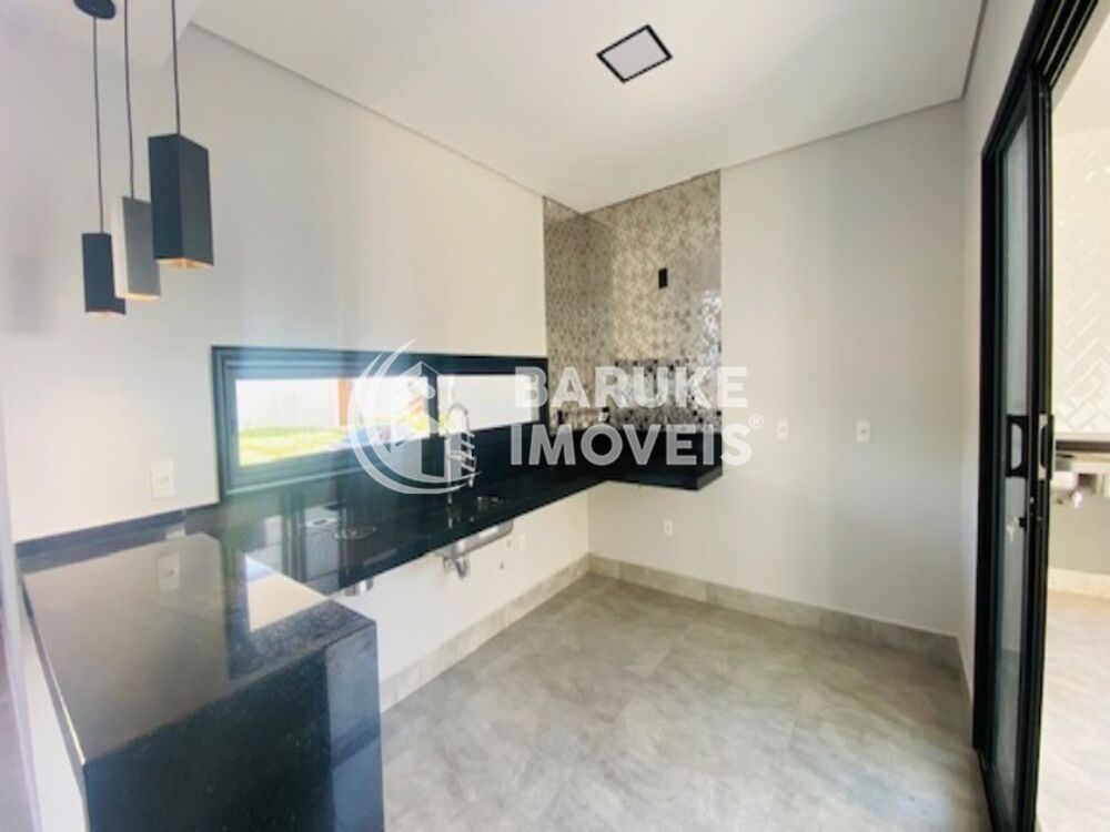 Casa de Condomínio à venda com 4 quartos, 217m² - Foto 1