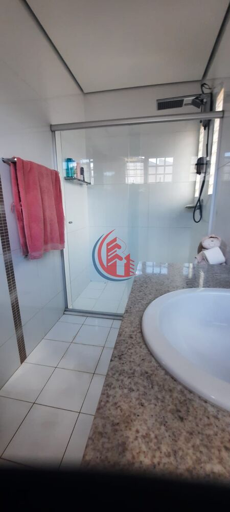 Casa à venda com 3 quartos, 280m² - Foto 4