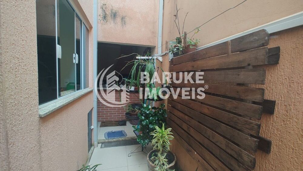 Casa à venda com 3 quartos, 247m² - Foto 4
