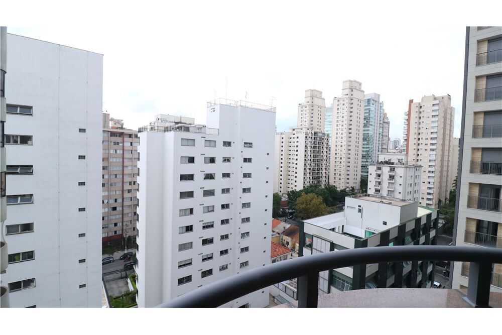 Apartamento à venda com 4 quartos, 227m² - Foto 1