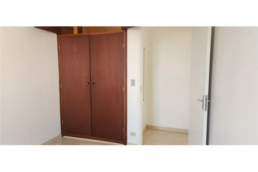 Apartamento à venda com 3 quartos, 74m² - Foto 2