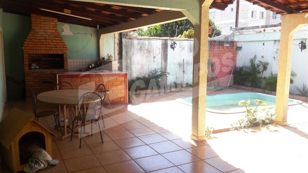 Casa, 3 quartos, 264 m² - Foto 1