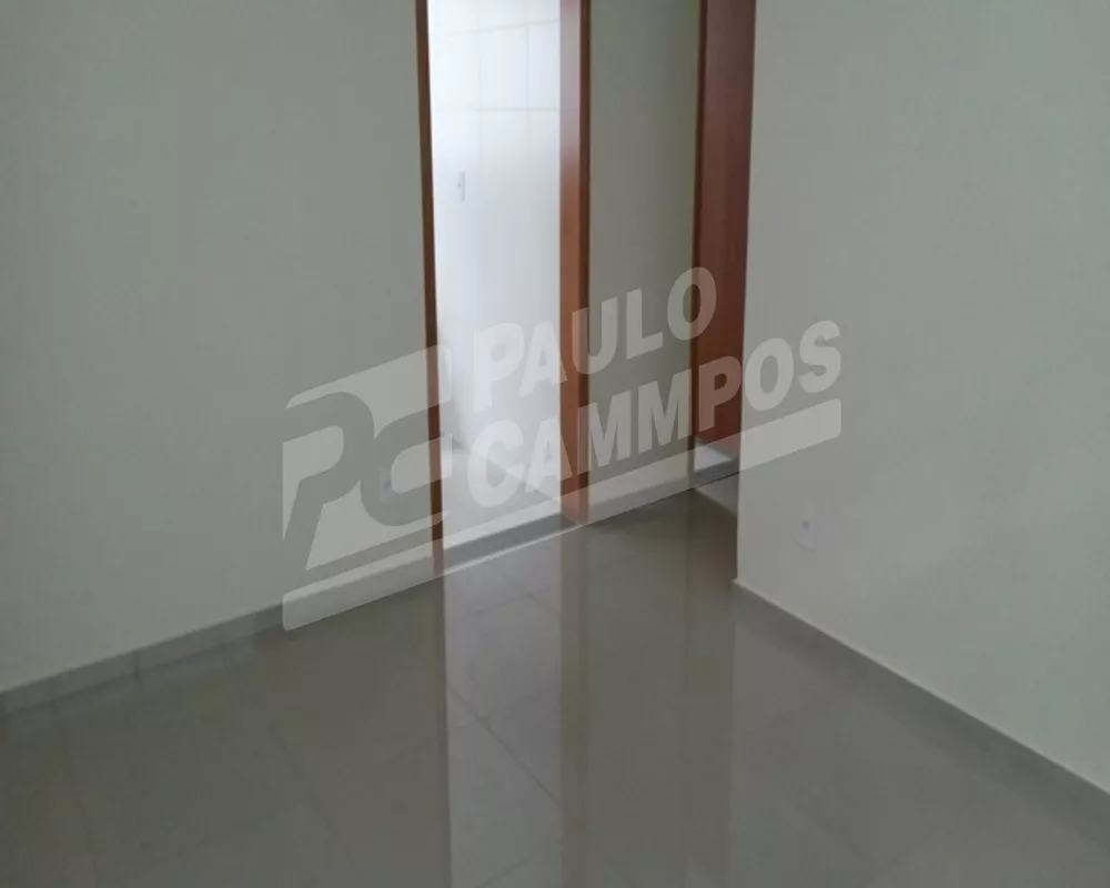 Apartamento à venda com 2 quartos, 72m² - Foto 2