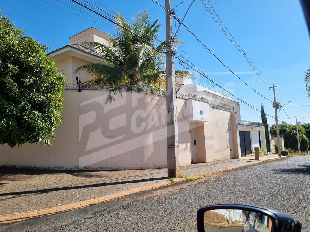 Sobrado, 3 quartos, 390 m² - Foto 1