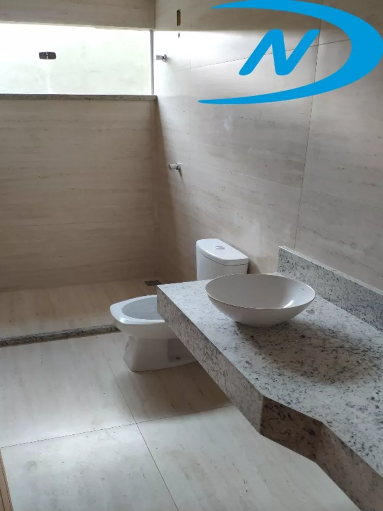 Casa, 3 quartos, 245 m² - Foto 1