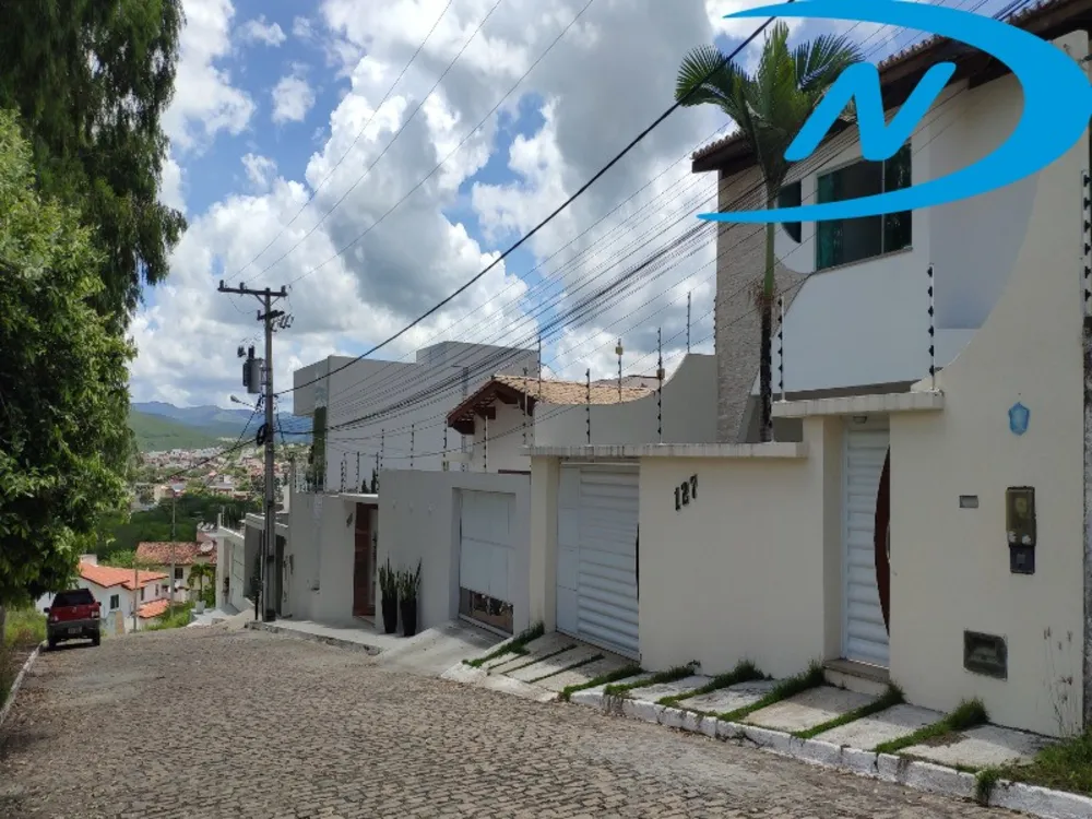 Casa, 4 quartos, 246 m² - Foto 1