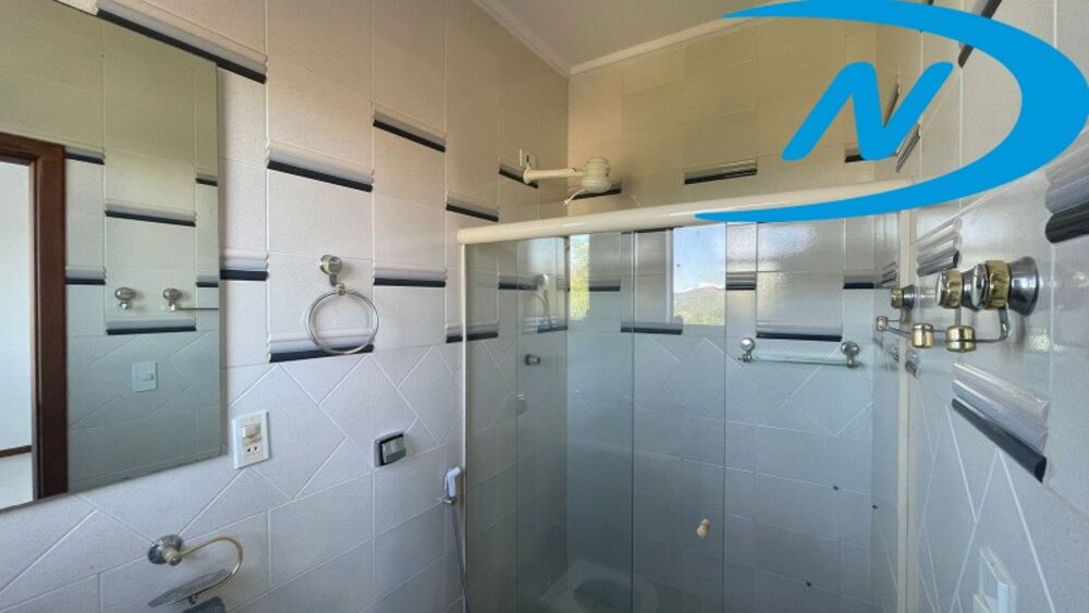 Casa para alugar com 4 quartos, 400m² - Foto 14