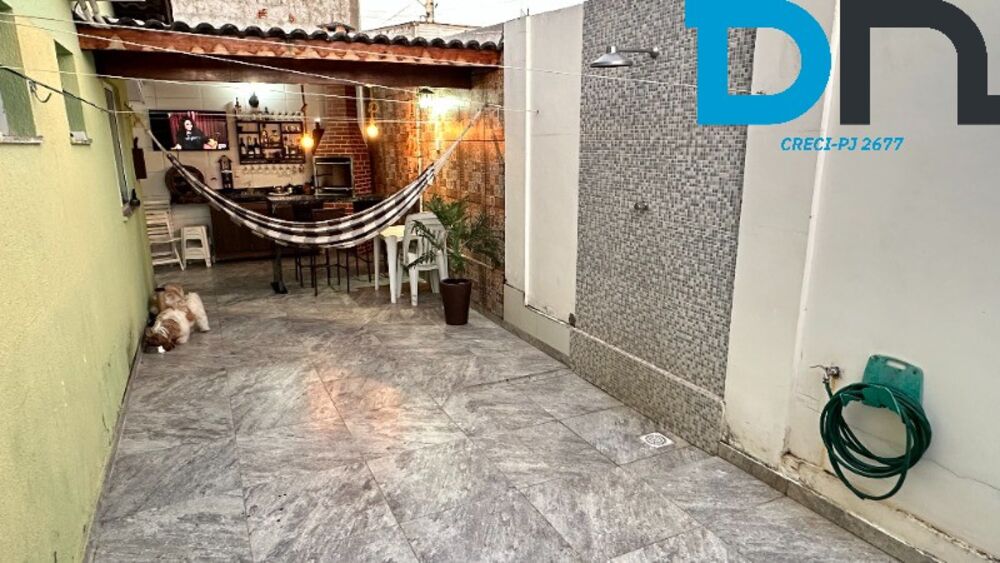 Casa à venda com 2 quartos, 180m² - Foto 1