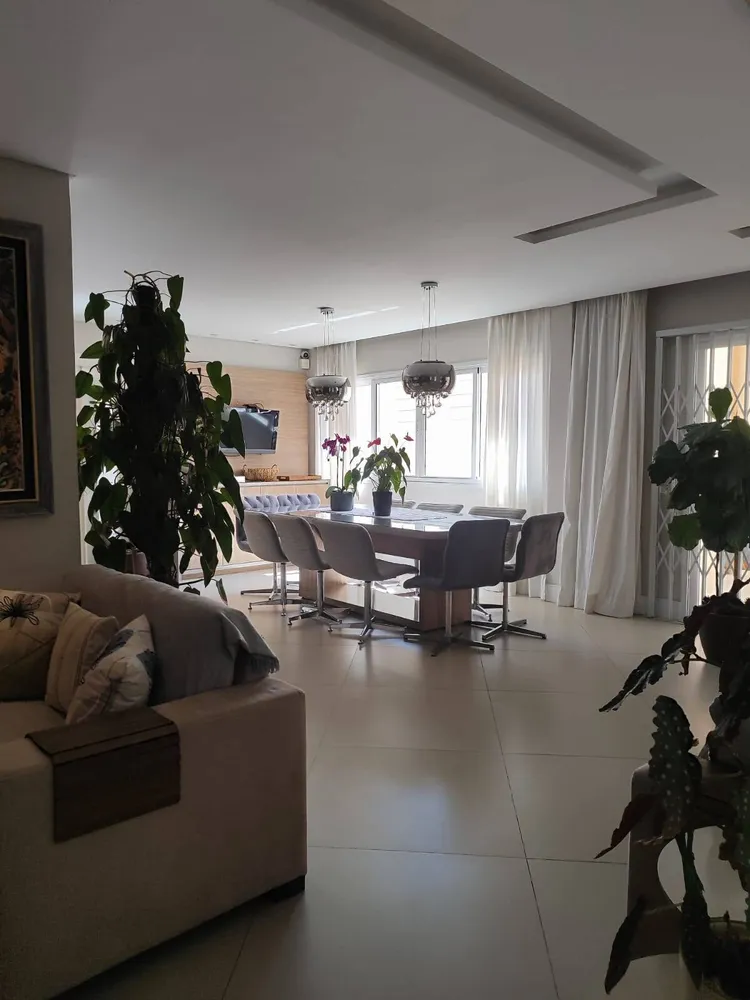 Casa, 4 quartos, 337 m² - Foto 1