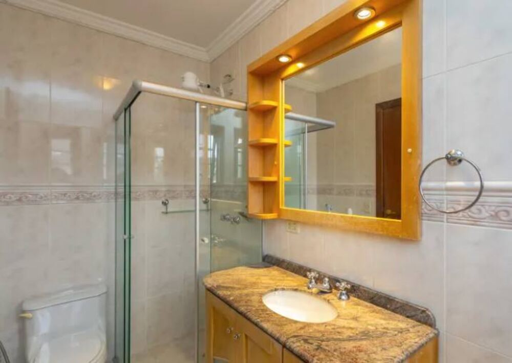 Casa à venda com 4 quartos, 207m² - Foto 3