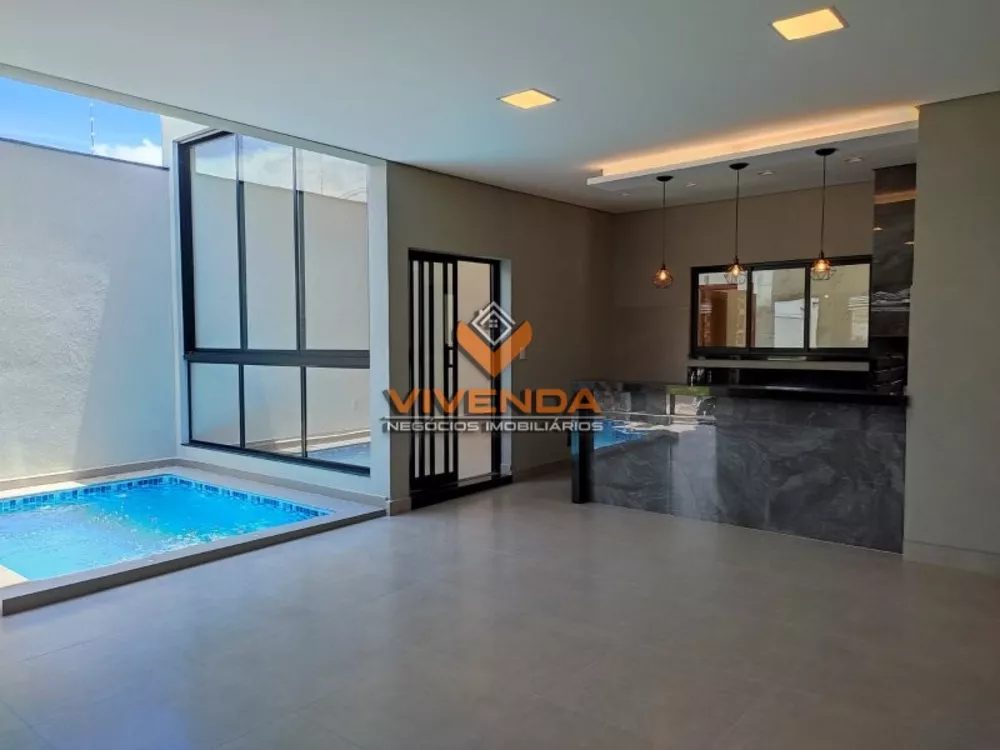 Casa à venda com 3 quartos, 143m² - Foto 1