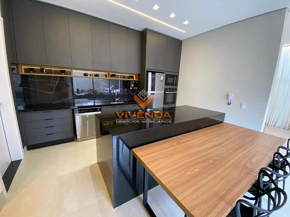 Casa, 4 quartos, 200 m² - Foto 3