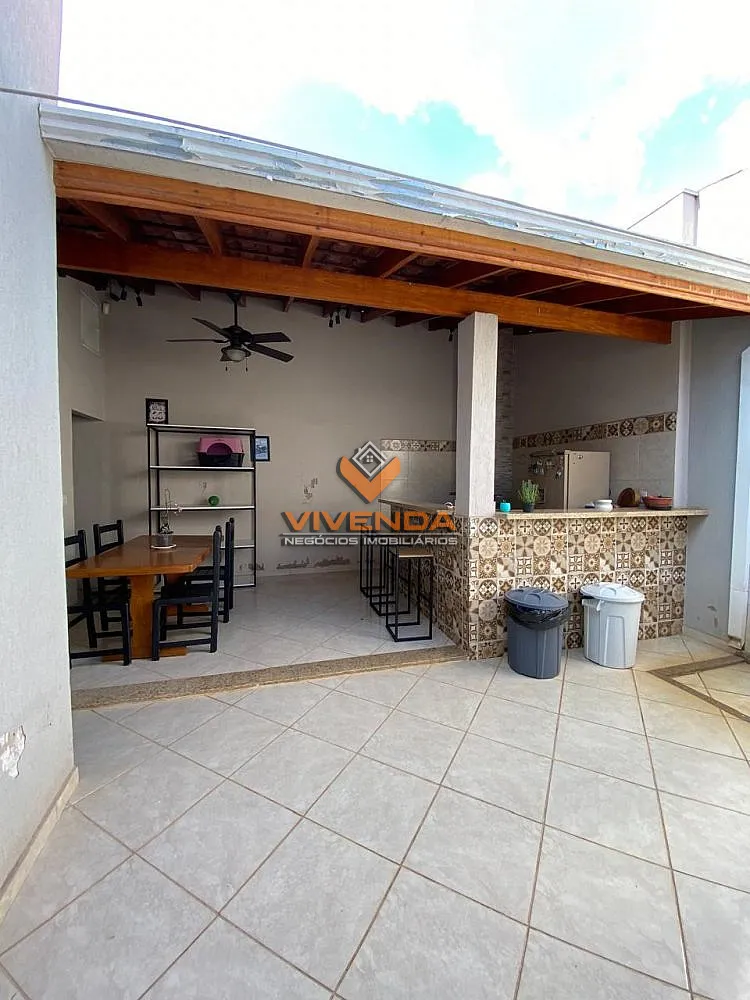 Casa, 3 quartos, 180 m² - Foto 1