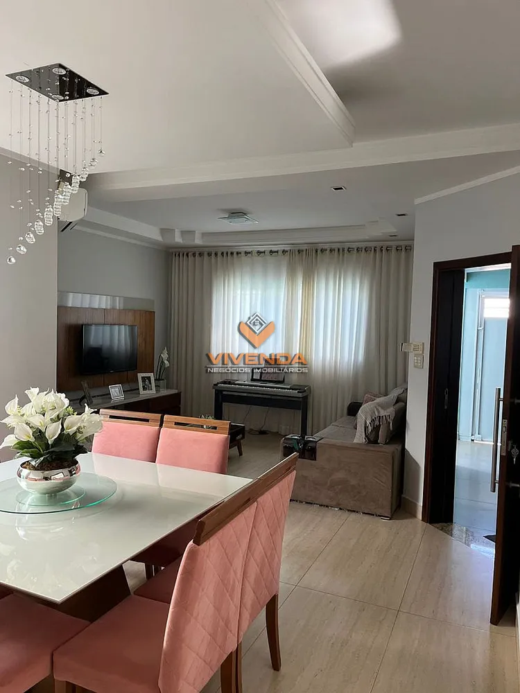 Casa, 3 quartos, 198 m² - Foto 1