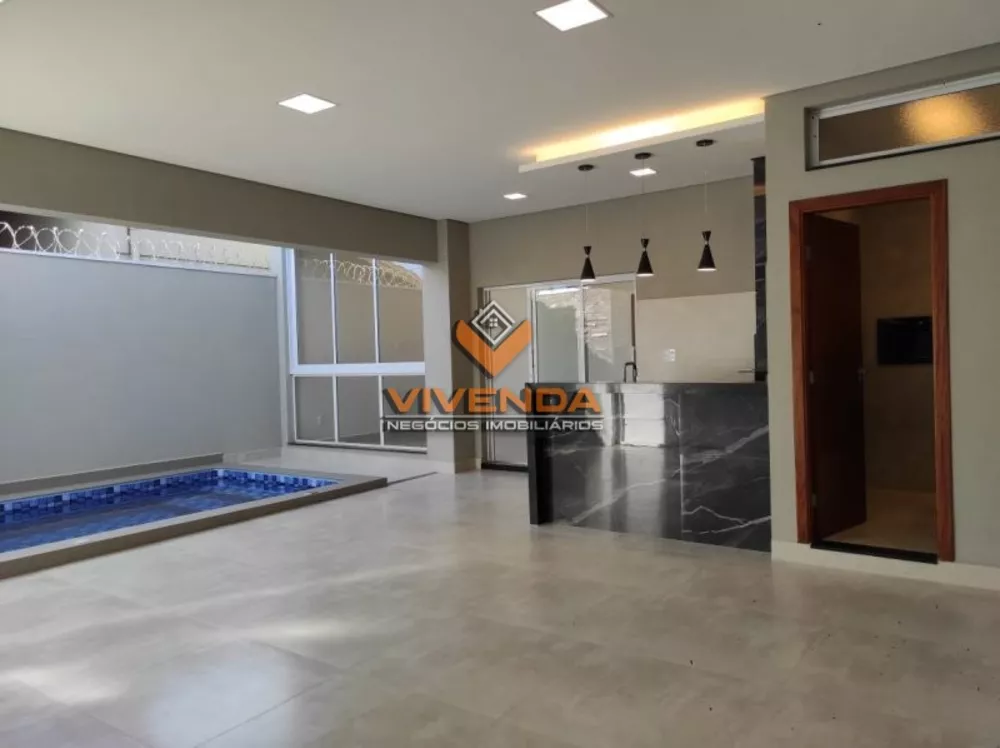 Casa à venda com 3 quartos, 143m² - Foto 1