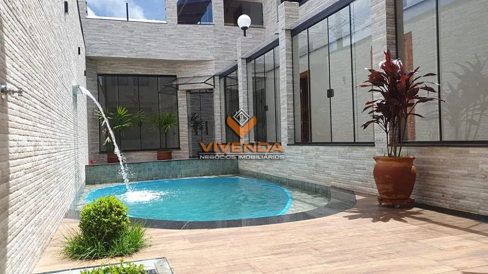 Casa, 4 quartos, 260 m² - Foto 1