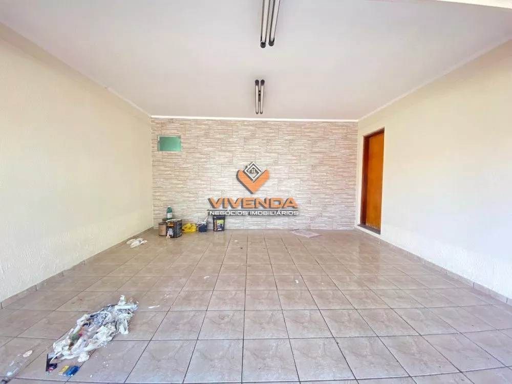 Casa à venda com 3 quartos, 162m² - Foto 2