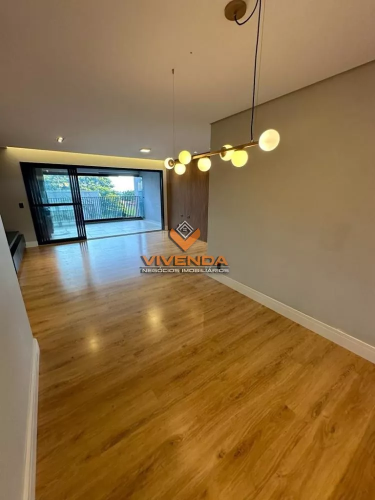 Apartamento à venda com 3 quartos, 127m² - Foto 1