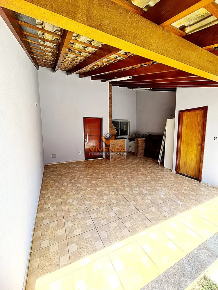 Casa à venda com 3 quartos, 198m² - Foto 3