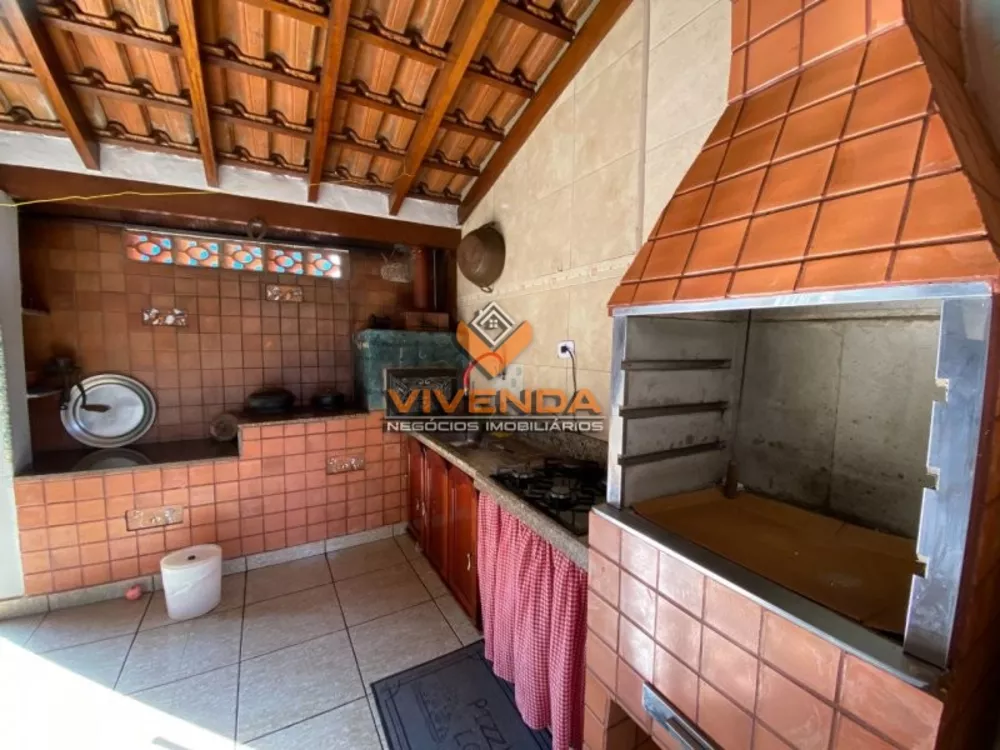 Casa à venda com 3 quartos, 250m² - Foto 14