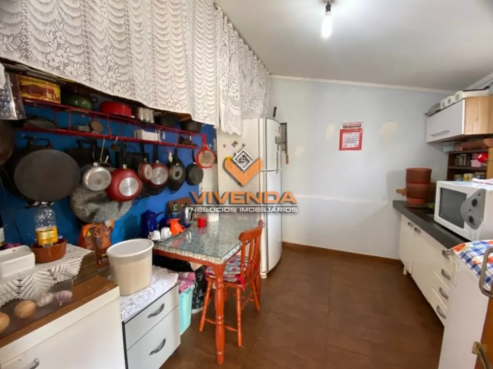 Casa à venda com 3 quartos, 250m² - Foto 16