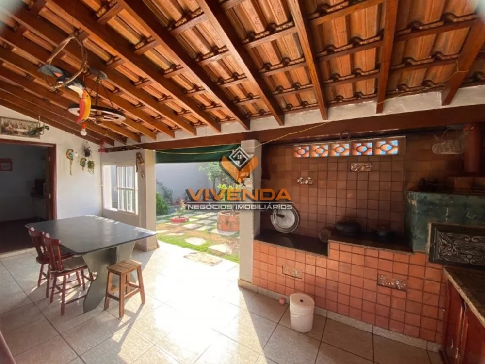 Casa à venda com 3 quartos, 250m² - Foto 13