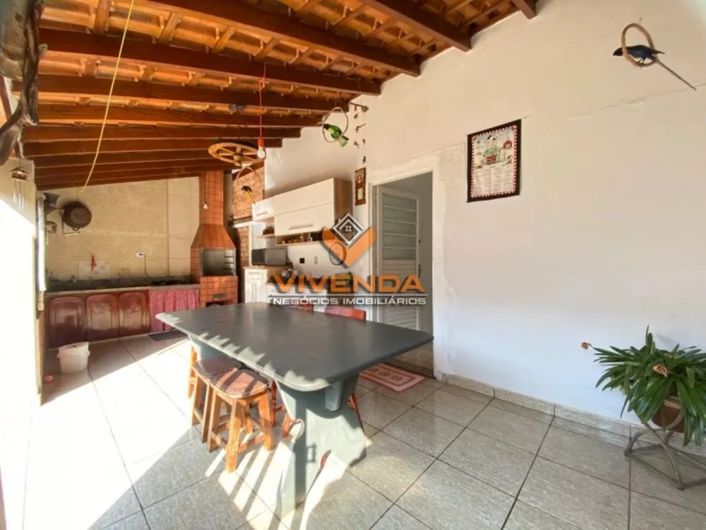 Casa à venda com 3 quartos, 250m² - Foto 15