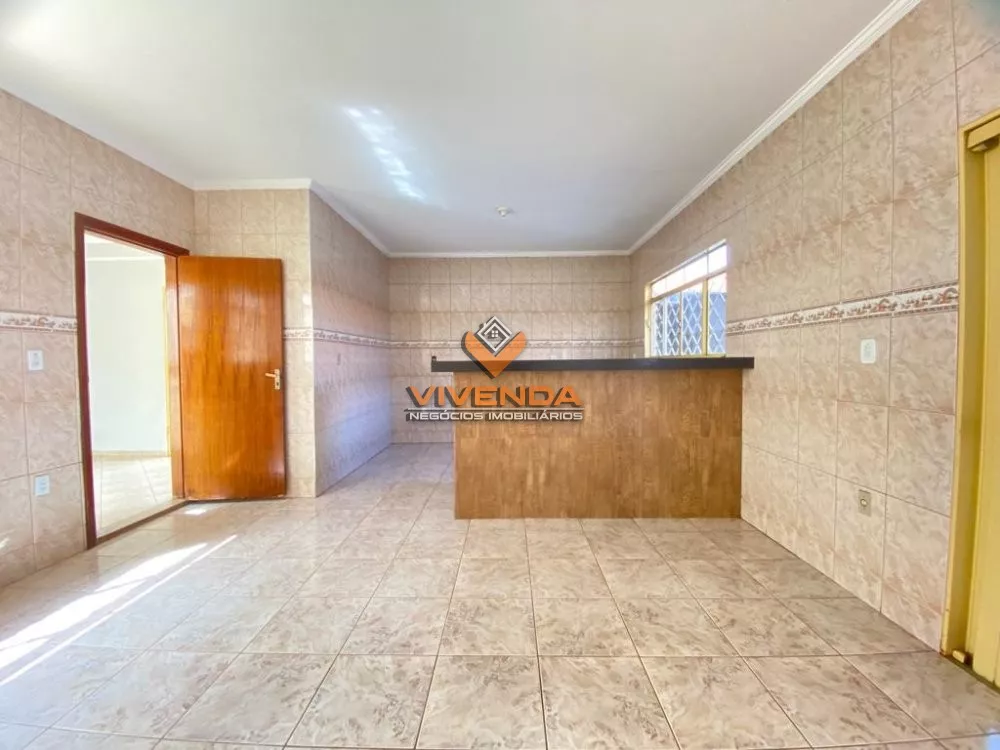 Casa à venda com 3 quartos, 165m² - Foto 1