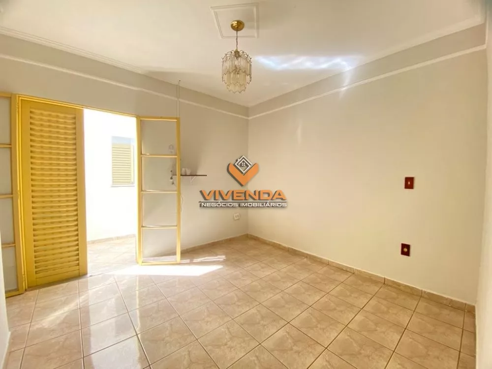 Casa à venda com 3 quartos, 165m² - Foto 3