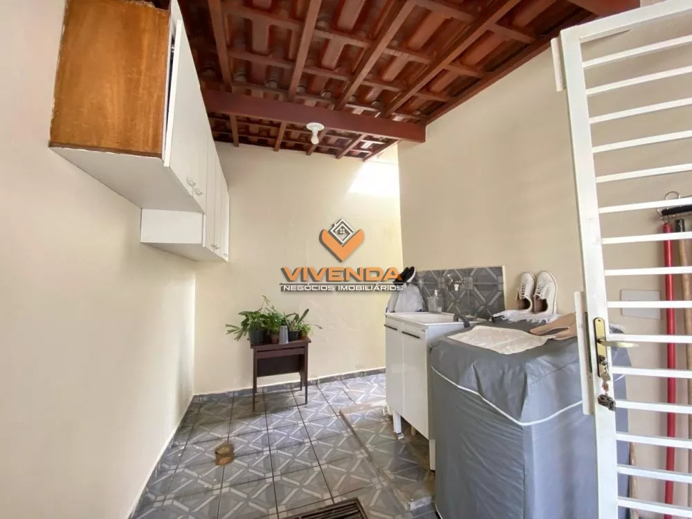 Casa à venda com 3 quartos, 250m² - Foto 4