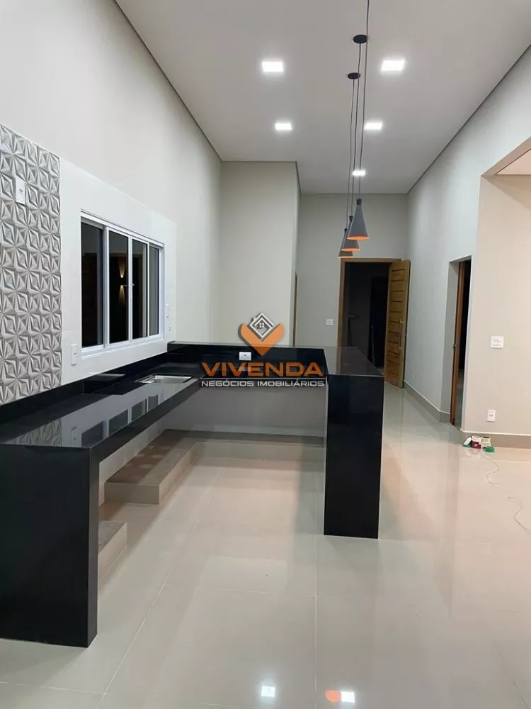 Casa à venda com 3 quartos, 150m² - Foto 1