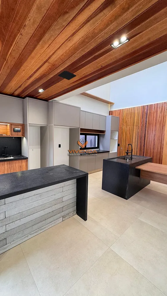 Casa, 3 quartos, 245 m² - Foto 7