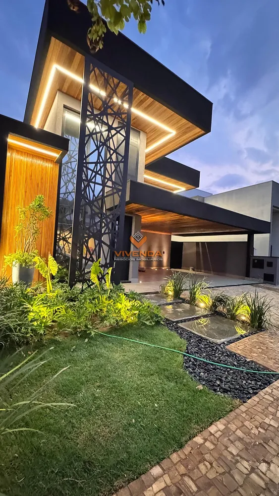 Casa, 3 quartos, 245 m² - Foto 1