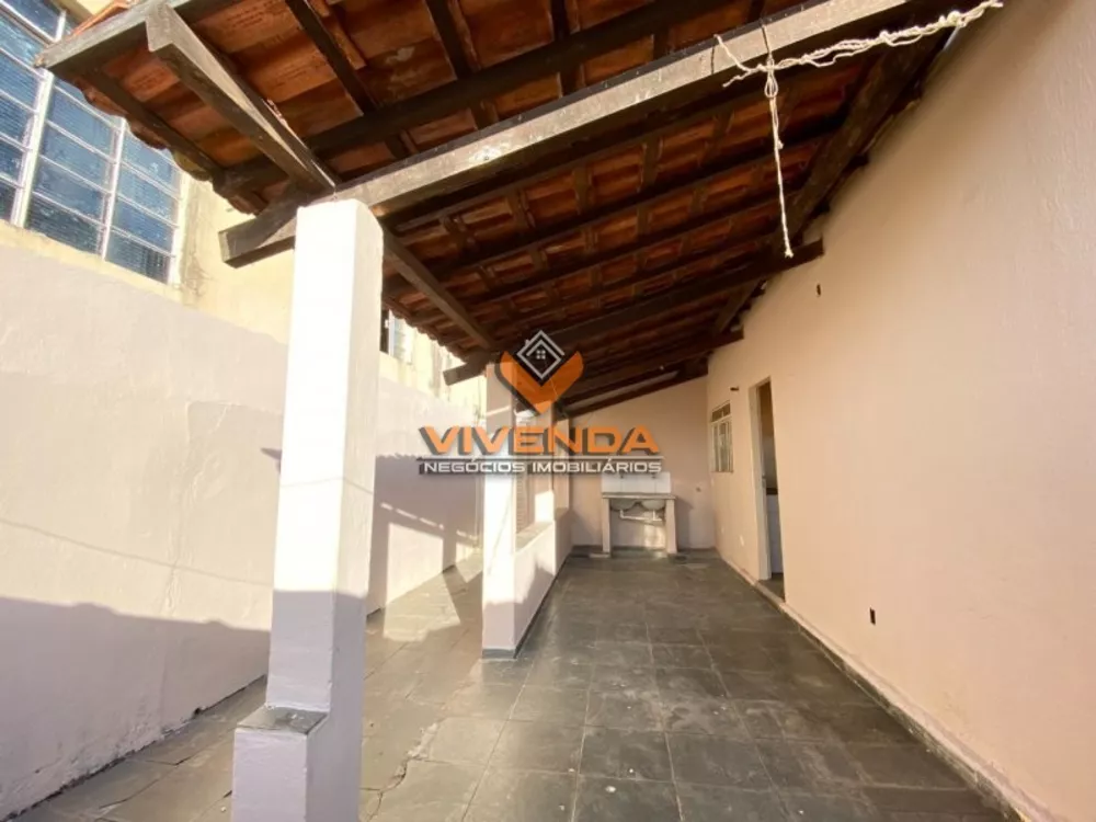 Casa à venda com 3 quartos, 185m² - Foto 3