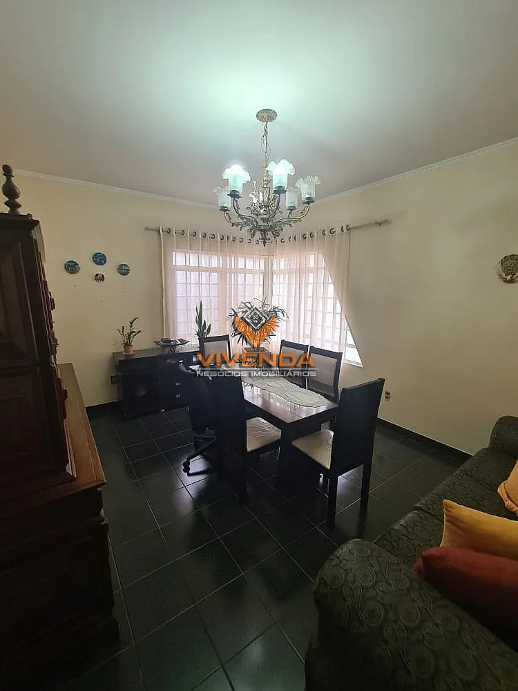 Casa, 4 quartos, 282 m² - Foto 2