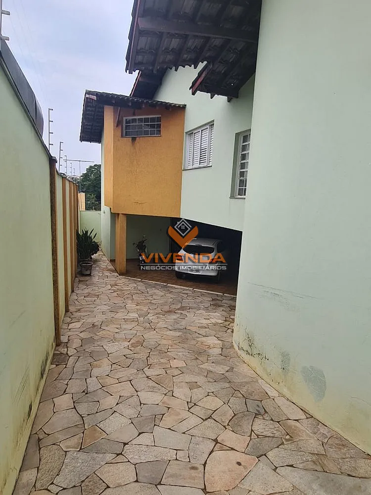 Casa, 4 quartos, 282 m² - Foto 1