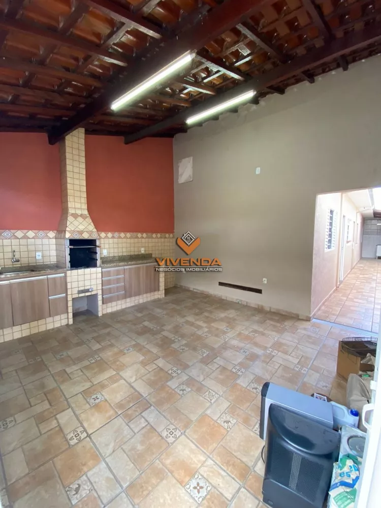 Casa à venda com 2 quartos, 88m² - Foto 1