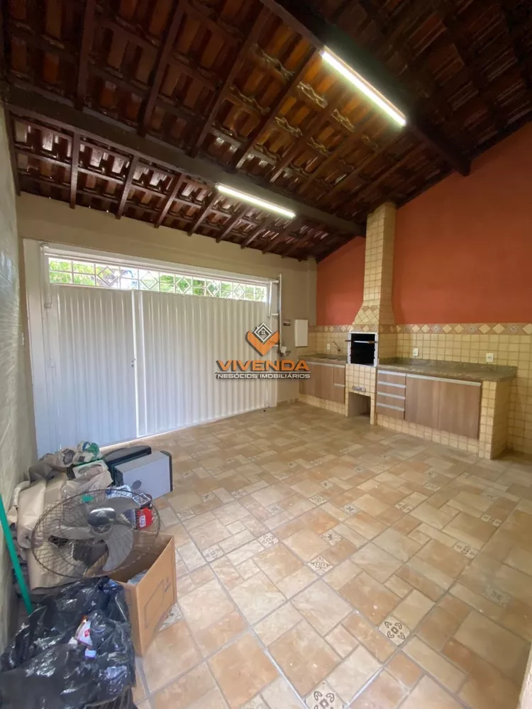 Casa à venda com 2 quartos, 88m² - Foto 2