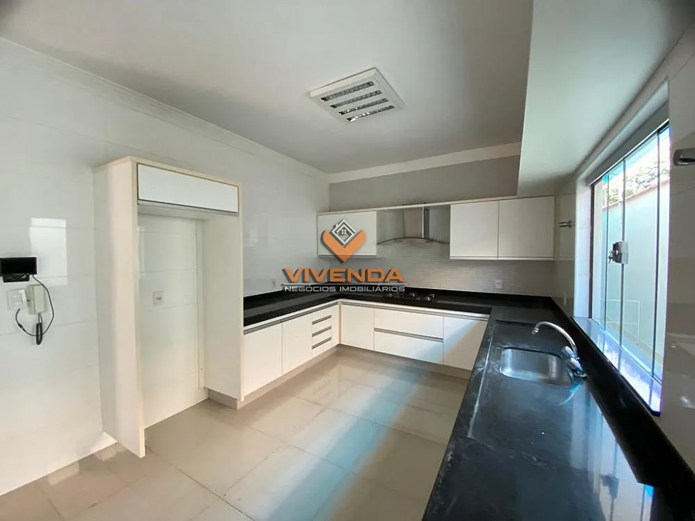 Casa, 4 quartos, 350 m² - Foto 2