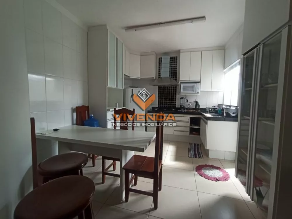 Apartamento à venda com 3 quartos, 85m² - Foto 4