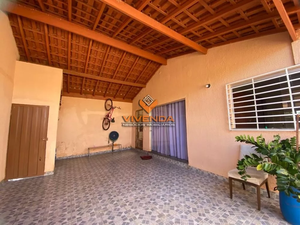 Casa à venda com 3 quartos, 160m² - Foto 1