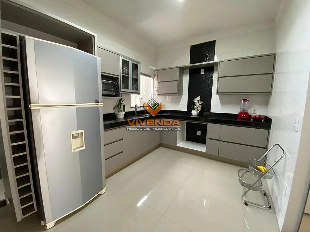 Casa, 3 quartos, 250 m² - Foto 4