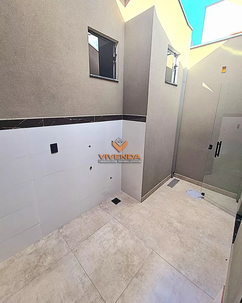 Casa à venda com 3 quartos, 100m² - Foto 4