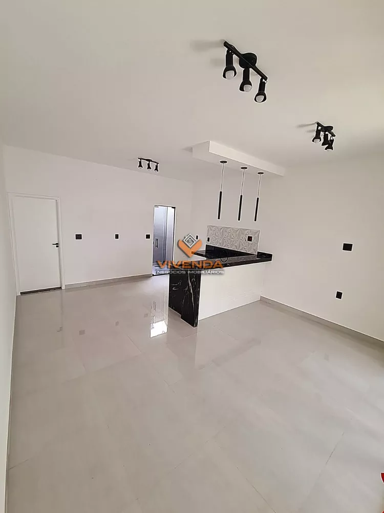 Casa à venda com 3 quartos, 100m² - Foto 3