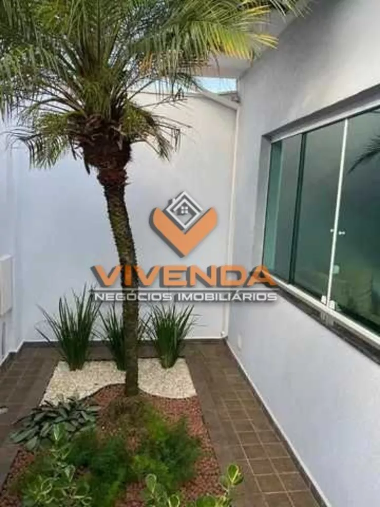 Casa à venda com 3 quartos, 255m² - Foto 2